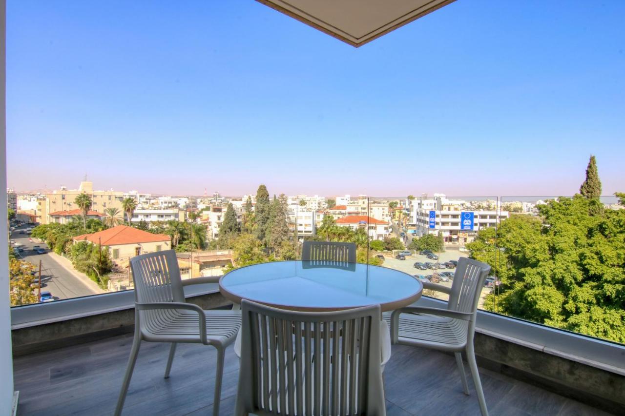 Phaedrus Living Coral Suites Aquatic Ларнака Екстер'єр фото